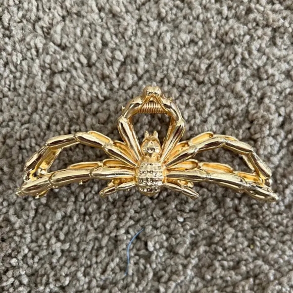 🕸️🕷️ Spider metal hair claw clip - Picture 3 of 9